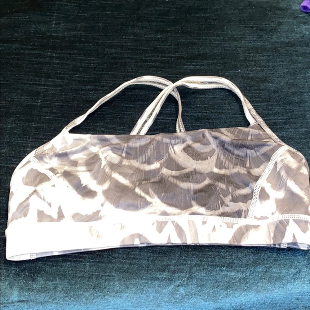 Lululemon snowy owl pattern sports bra size 8